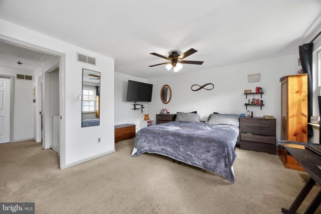 8 ELWOOD CT, Quakertown, PA 18951