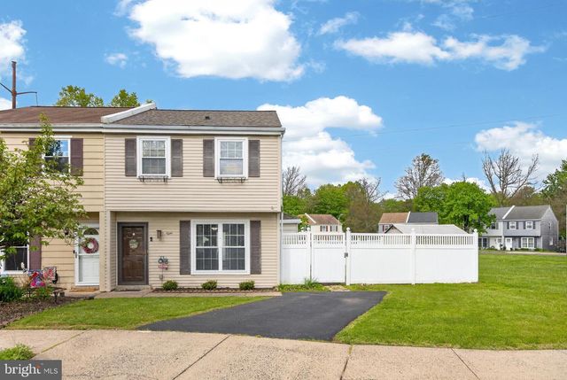 8 ELWOOD CT, Quakertown, PA 18951