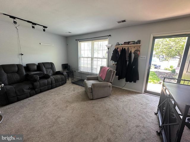 8 ELWOOD CT, Quakertown, PA 18951