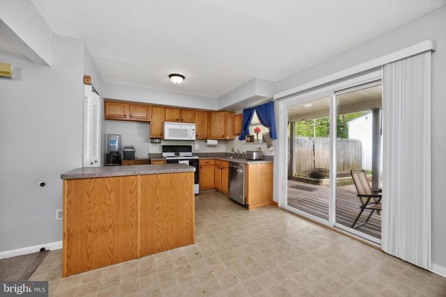 8 ELWOOD CT, Quakertown, PA 18951