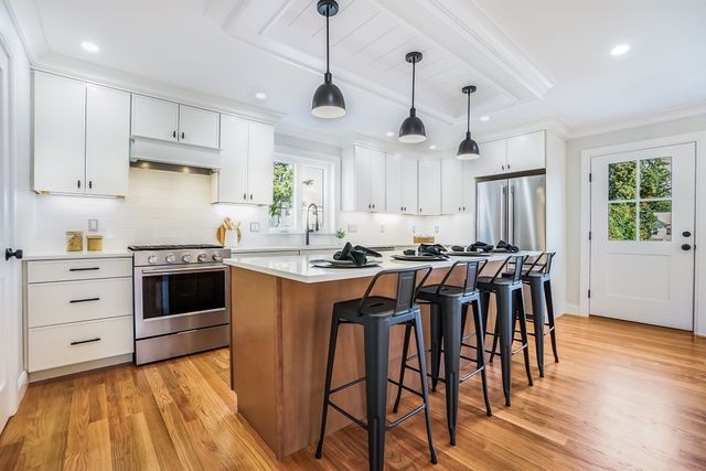 30 Maple St 2, Waltham, MA 02453