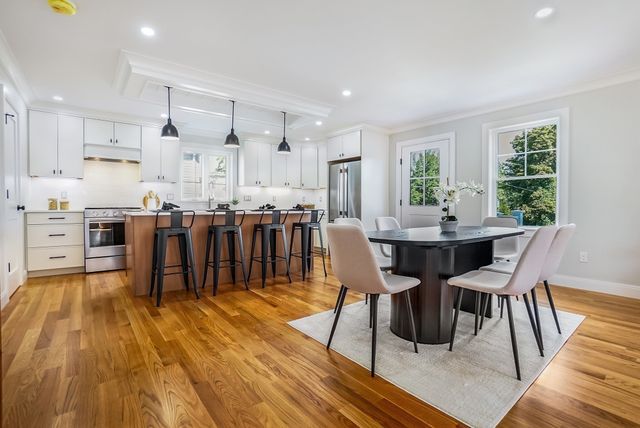 30 Maple St 2, Waltham, MA 02453