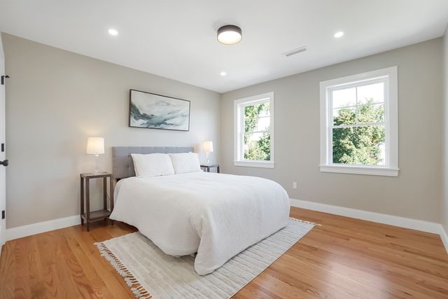 30 Maple St 2, Waltham, MA 02453