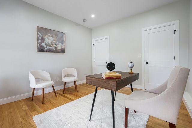 30 Maple St 2, Waltham, MA 02453