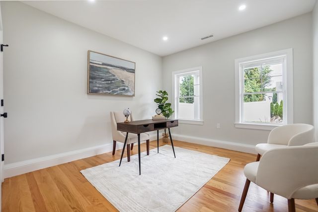 30 Maple St 2, Waltham, MA 02453