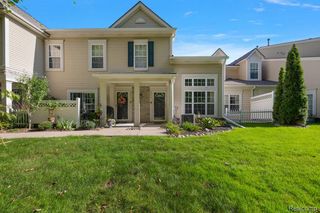 25816 Maritime Circle S, Harrison Charter Township, MI 48045
