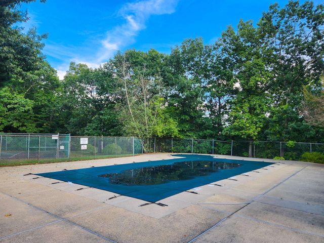 24 Andover Down, Nashua, NH 03063