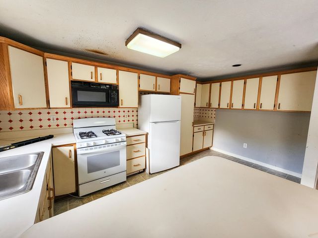 24 Andover Down, Nashua, NH 03063