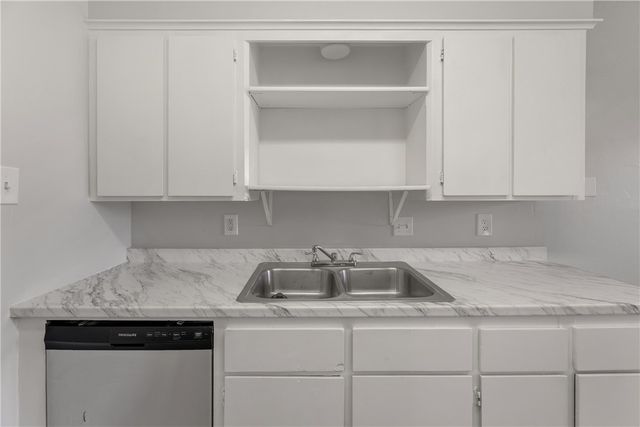 713 San Benito Drive, College Station, TX 77845