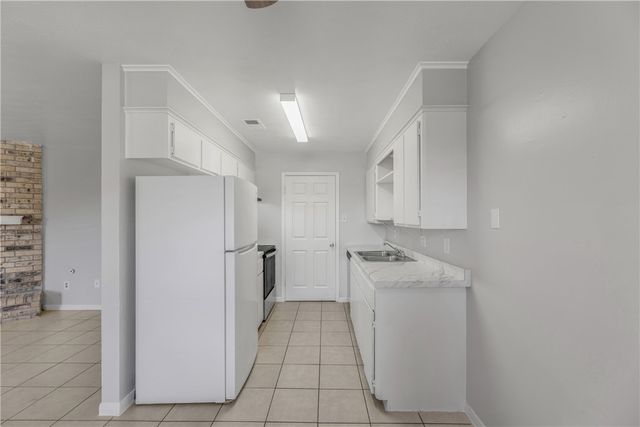 713 San Benito Drive, College Station, TX 77845