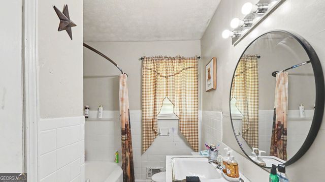 202 Cherry Hill Drive, Calhoun, GA 30701