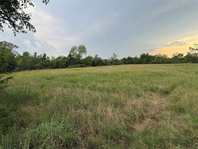 1240 Crooked Road, Cat Spring, TX 78933