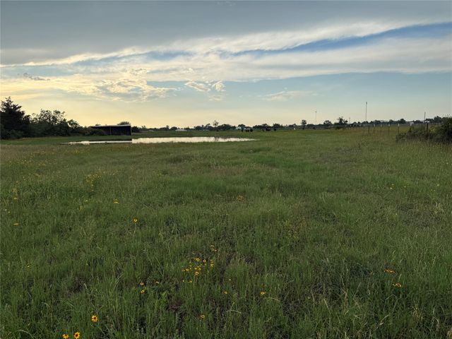 1240 Crooked Road, Cat Spring, TX 78933