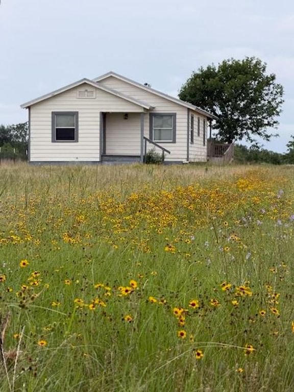 1240 Crooked Road, Cat Spring, TX 78933