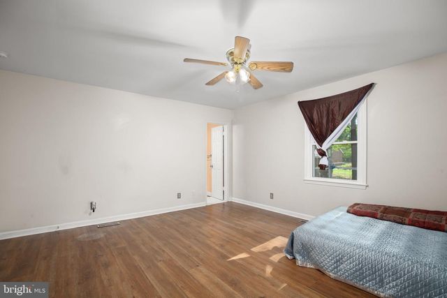 12012 GRANTWOOD DR, Fredericksburg, VA 22407