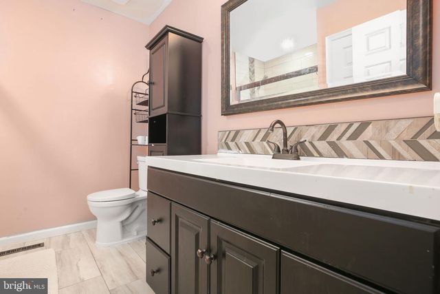 12012 GRANTWOOD DR, Fredericksburg, VA 22407