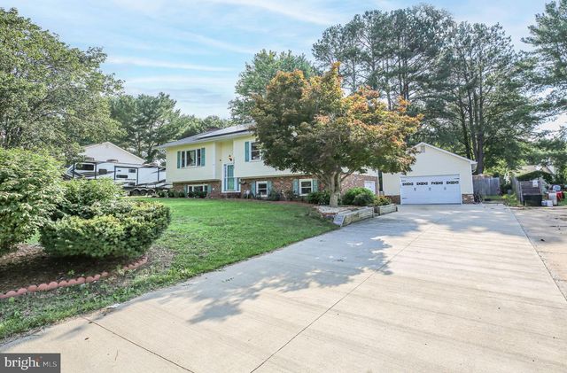 12012 GRANTWOOD DR, Fredericksburg, VA 22407