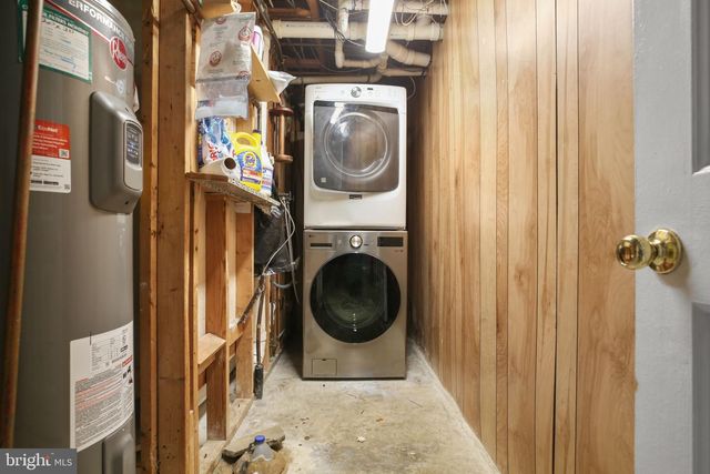 12012 GRANTWOOD DR, Fredericksburg, VA 22407