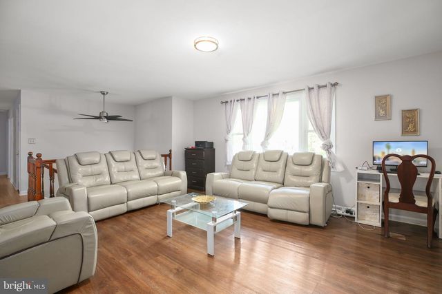 12012 GRANTWOOD DR, Fredericksburg, VA 22407