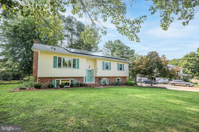 12012 GRANTWOOD DR, Fredericksburg, VA 22407