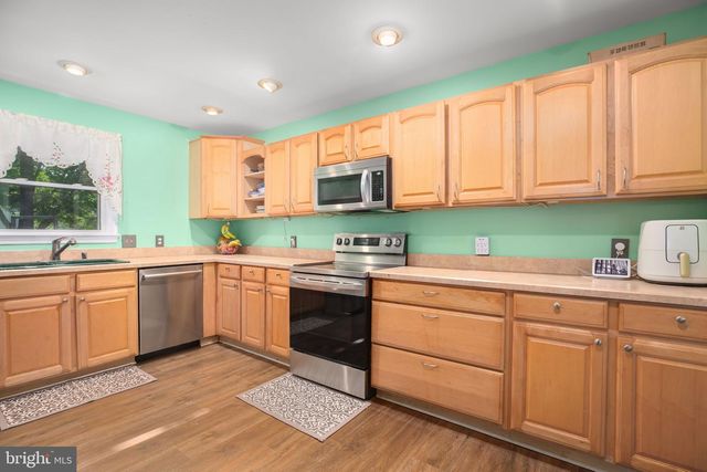 12012 GRANTWOOD DR, Fredericksburg, VA 22407