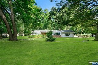 15 Pinehill Drive, Upper Saddle River, NJ 07458