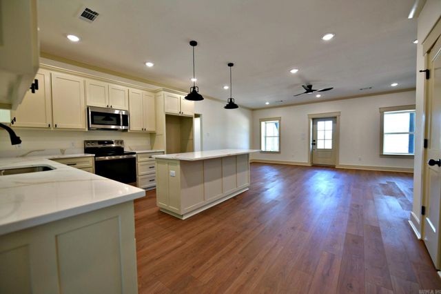 2016 S. Reine St., Mena, AR 71953