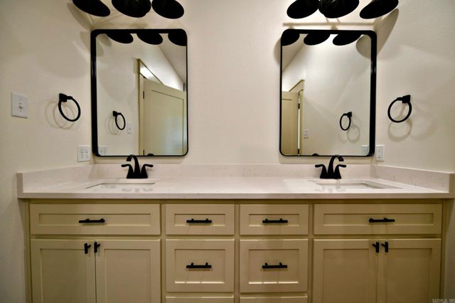 2016 S. Reine St., Mena, AR 71953