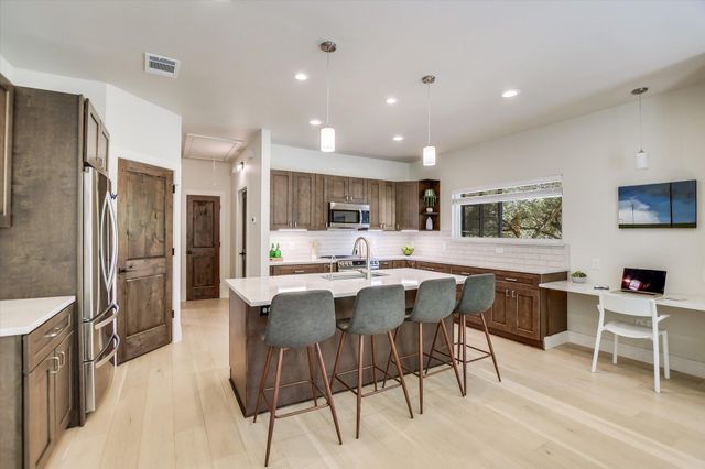 14900 Crosscreek DR, Austin, TX 78737