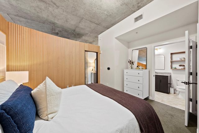 360 Nueces ST 2703, Austin, TX 78701