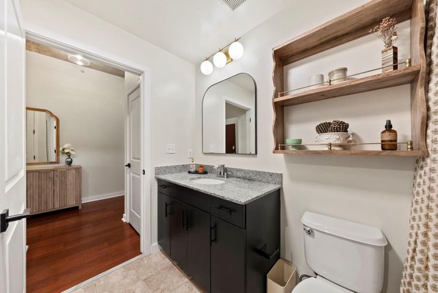 360 Nueces ST 2703, Austin, TX 78701