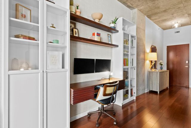 360 Nueces ST 2703, Austin, TX 78701