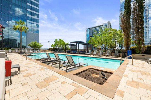 360 Nueces ST 2703, Austin, TX 78701