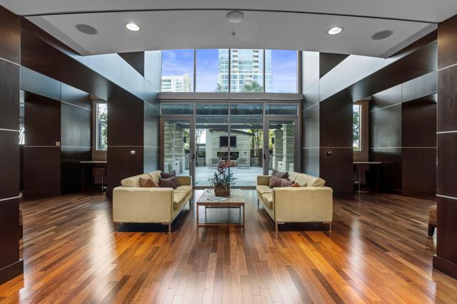 360 Nueces ST 2703, Austin, TX 78701