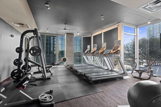 360 Nueces ST 2703, Austin, TX 78701