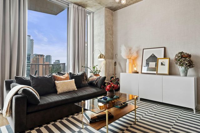 360 Nueces ST 2703, Austin, TX 78701