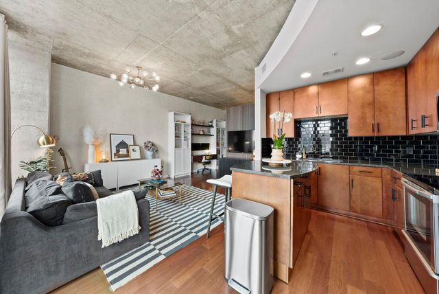 360 Nueces ST 2703, Austin, TX 78701