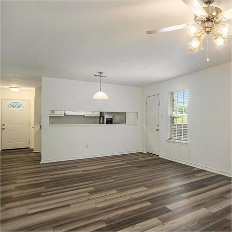 2621 Lee Avenue B, Fort Worth, TX 76164