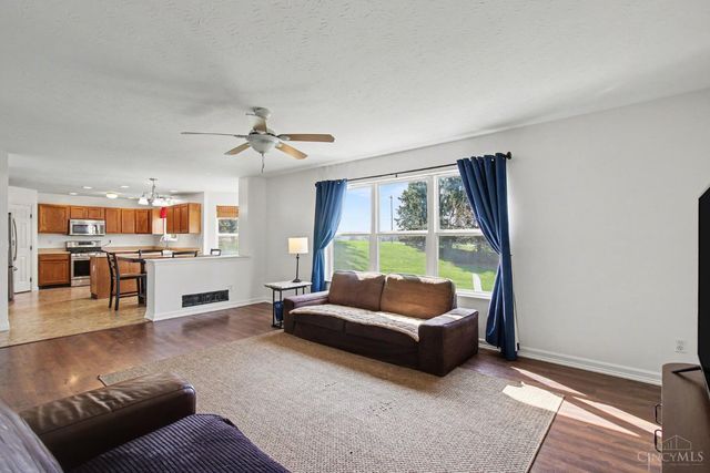 6054 bluffs, Liberty Twp, OH 45044