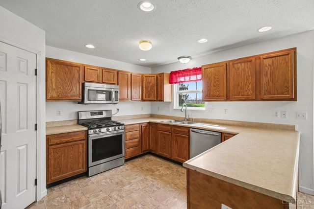 6054 bluffs, Liberty Twp, OH 45044