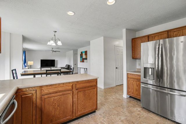 6054 bluffs, Liberty Twp, OH 45044