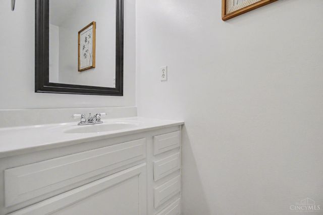 6054 bluffs, Liberty Twp, OH 45044