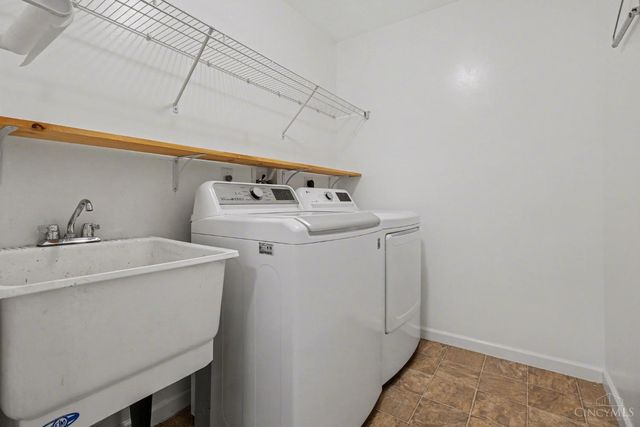 6054 bluffs, Liberty Twp, OH 45044