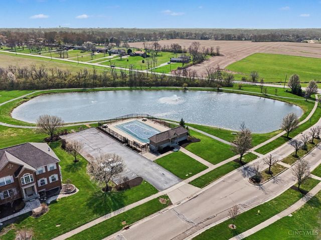 6054 bluffs, Liberty Twp, OH 45044