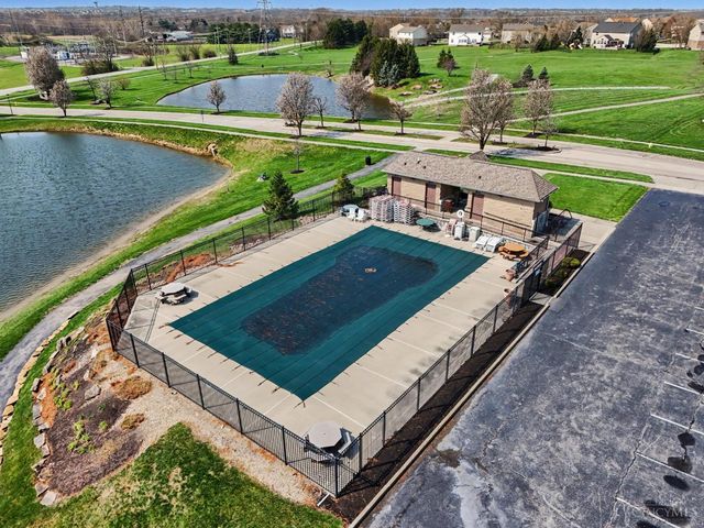 6054 bluffs, Liberty Twp, OH 45044