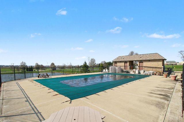 6054 bluffs, Liberty Twp, OH 45044