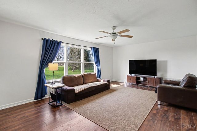 6054 bluffs, Liberty Twp, OH 45044