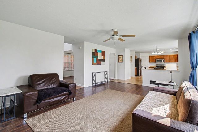 6054 bluffs, Liberty Twp, OH 45044