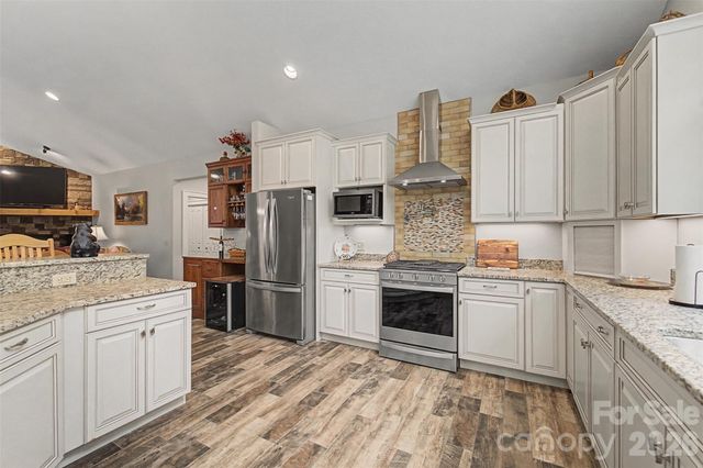 151 High Grove Parkway, Whittier, NC 28789