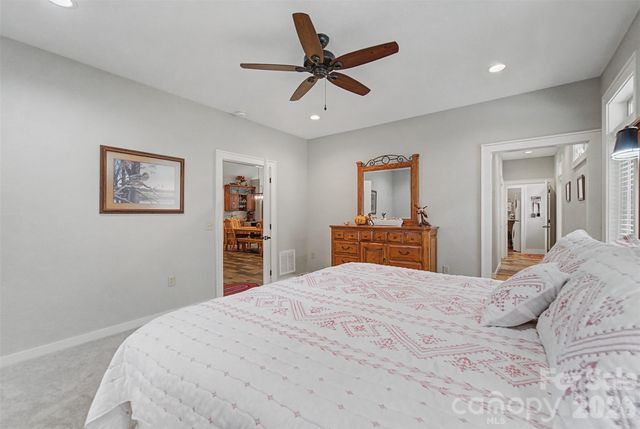 151 High Grove Parkway, Whittier, NC 28789